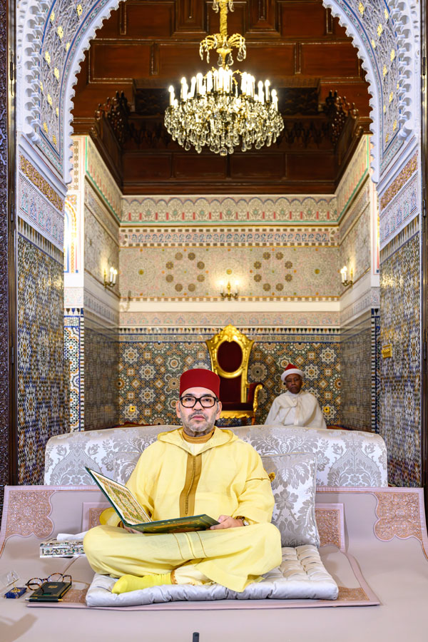SM le Roi, Amir Al Mouminine, préside la première causerie religieuse du mois sacré de Ramadan 1445 H