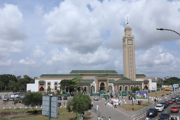 كوت ديفوار: الافتتاح الرسمي لمسجد محمد السادس بأبيدجان