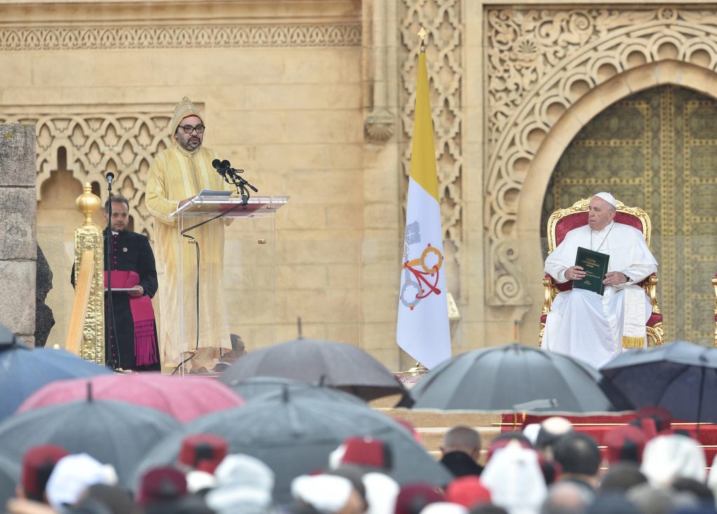 نص الخطاب الذي ألقاه أمير المؤمنين صاحب الجلالة الملك محمد السادس خلال مراسم الاستقبال الرسمي لقداسة البابا فرانسيس