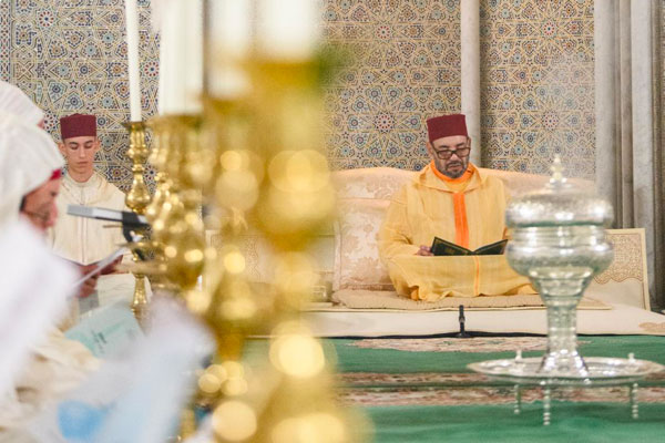 SM le Roi, Amir Al-Mouminine, préside à la mosquée Hassan à Rabat une veillée religieuse en commémoration de l’Aïd Al-Mawlid Al-Nabawi Acharif