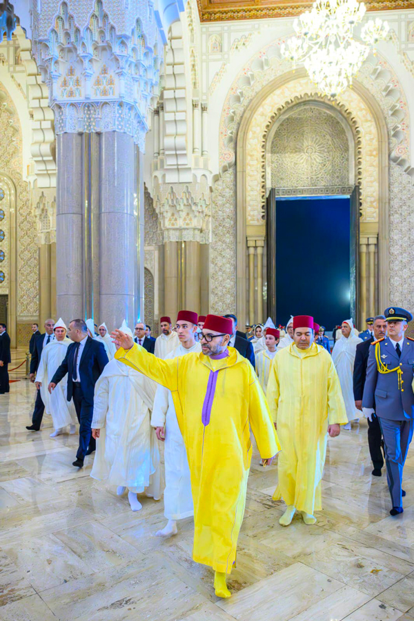 SM le Roi, Amir Al-Mouminine, préside à la mosquée Hassan II à Casablanca une veillée religieuse en commémoration de Laylat Al-Qadr bénie