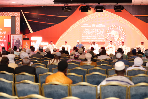 التواصل الرقمي والإصدارات العلمية: رافعتان لتعزيز الإشعاع العلمي للمؤسسة