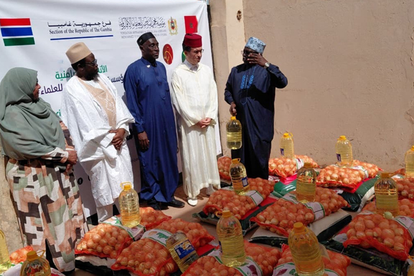 غامبيا – توزيع مساعدات للأسر والأرامل ودعم للكتاتيب القرآنية بمبادرة من مؤسسة محمد السادس للعلماء الأفارقة