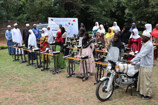 مالاوي – مبادرة لدعم تمكين النساء عبر توزيع آلات خياطة في إطار الأنشطة التضامنية لمؤسسة محمد السادس للعلماء الأفارقة