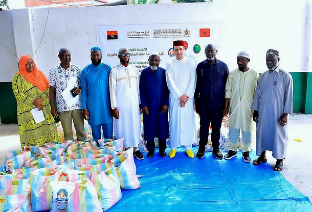 توزيع 300 سلة غذائية رمضانية بلواندا في إطار الأنشطة التضامنية لمؤسسة محمد السادس للعلماء الأفارقة
